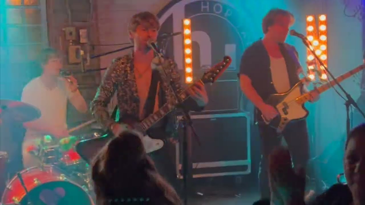 Two Weeks In Nashville perform Be Happy (HopYard, Forest Row)