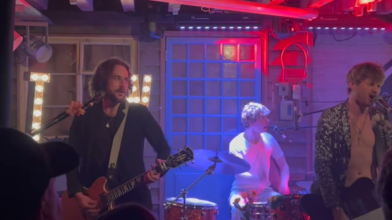 Two Weeks In Nashville perform Don’t Take This For Granted (HopYard, Forest Row)