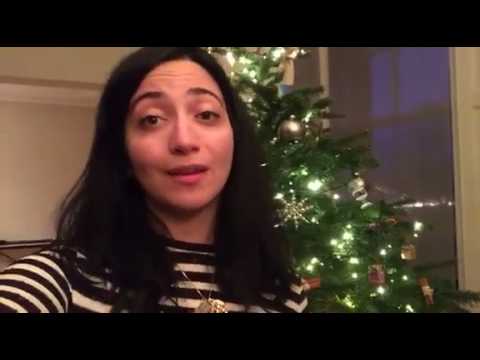 EliZSabeth – SENDS CHRISTMAS GREETINGS