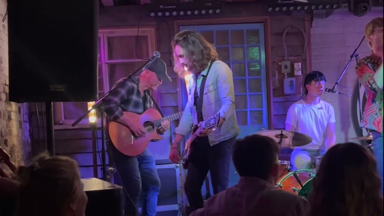 Two Weeks In Nashville cover The Chain by Fleetwood Mac (HopYard Sessions, Forest Row)