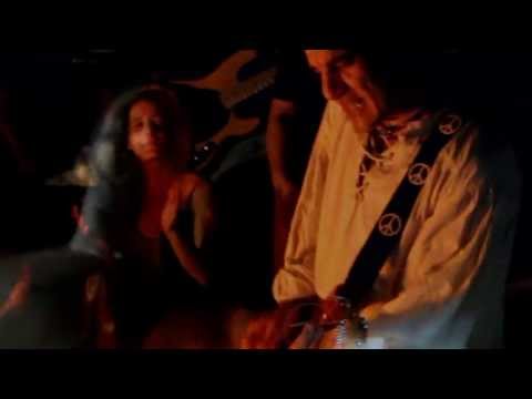 BUBO Y “EL CLUB VACILON” CON EL TEMA “SE HAN PERDIO”