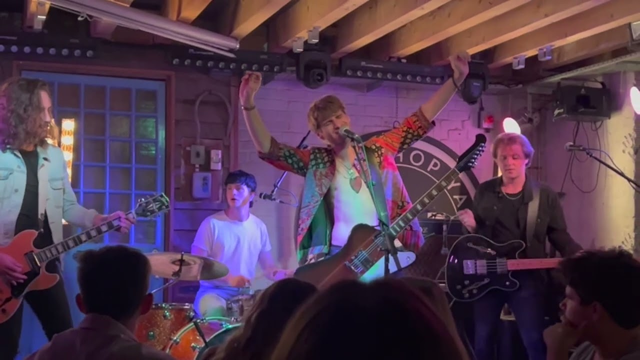 Two Weeks In Nashville perform original Don’t Look Back (HopYard Sessions, Forest Row)