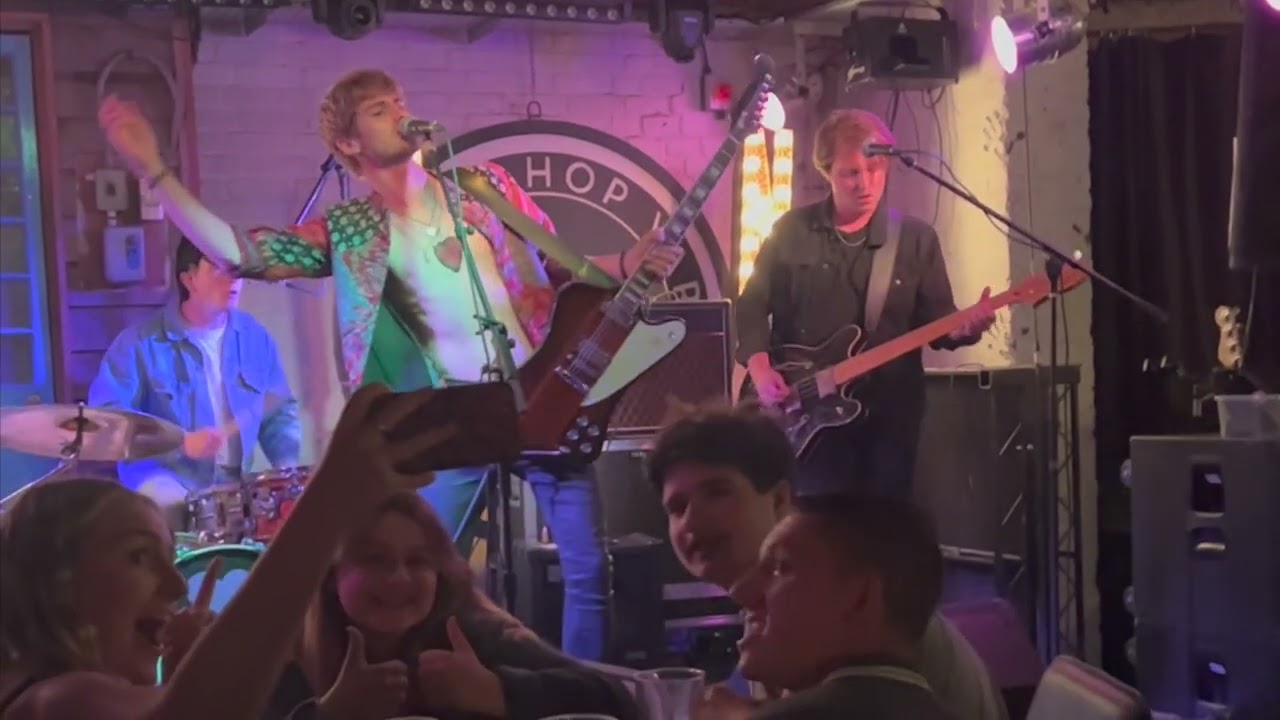 Two Weeks In Nashville perform original Pipe Dreams (HopYard Sessions, Forest Row)