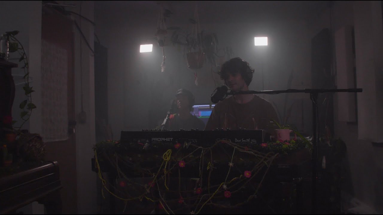 Howie Davis Jr. – Morning Dew (Live)